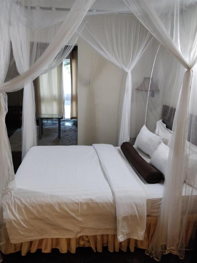 Lake Kariba Inns Siavonga Bagian luar foto