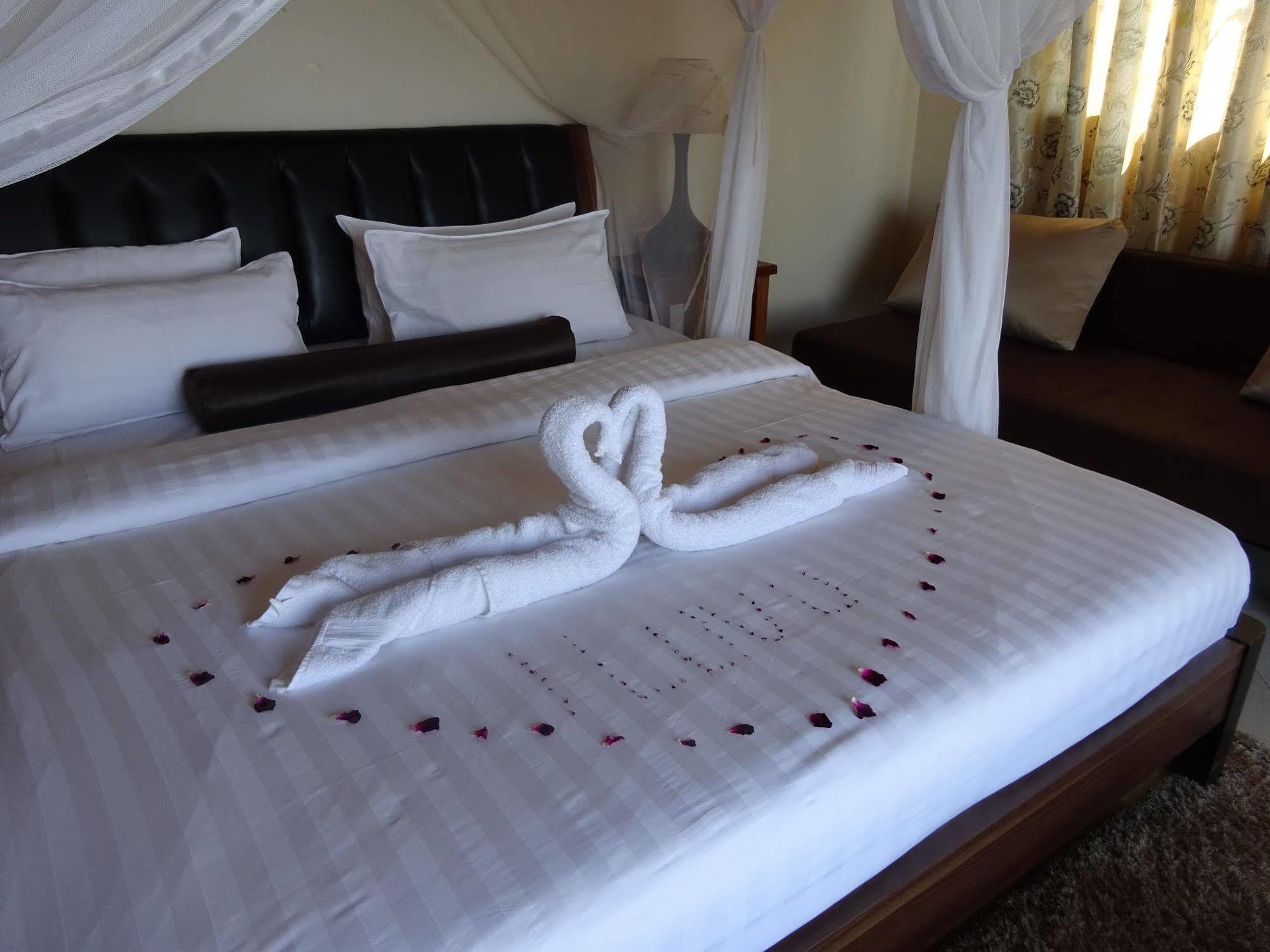 Lake Kariba Inns Siavonga Bagian luar foto