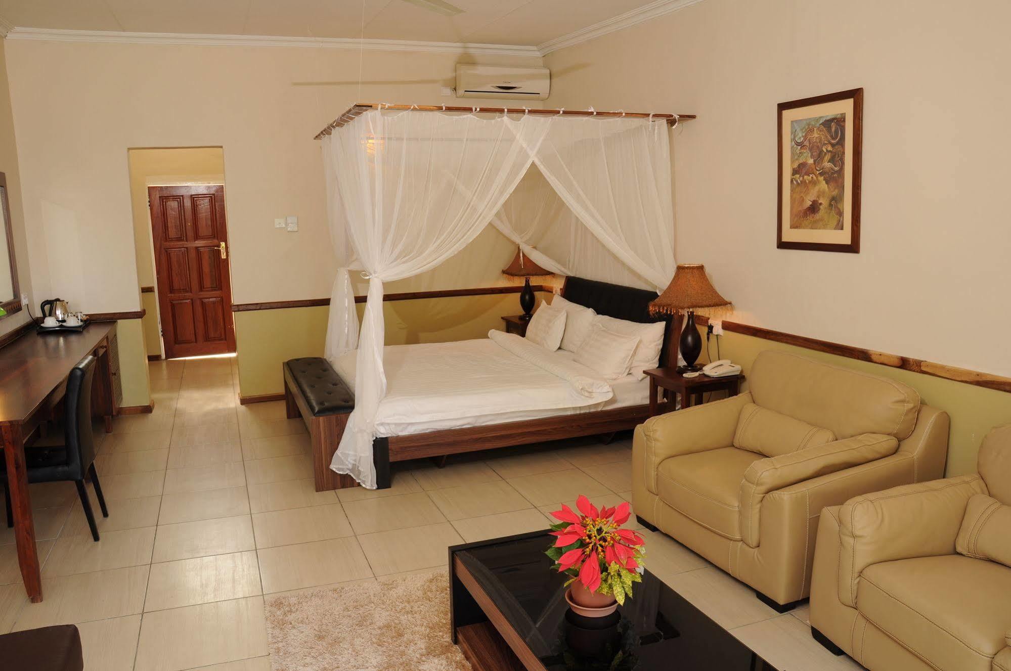 Lake Kariba Inns Siavonga Bagian luar foto